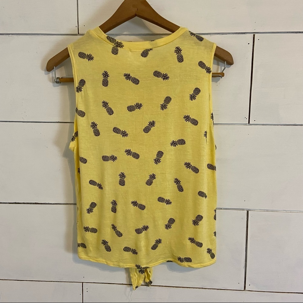Dirtee Laundry Pineapple Tie Front Tank Top. Size XSmall. - Picture 2 of 6